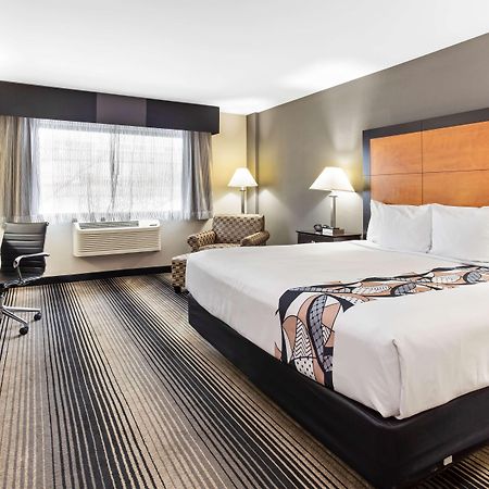 Best Western Plus Hyde Park Chicago Hotel Экстерьер фото