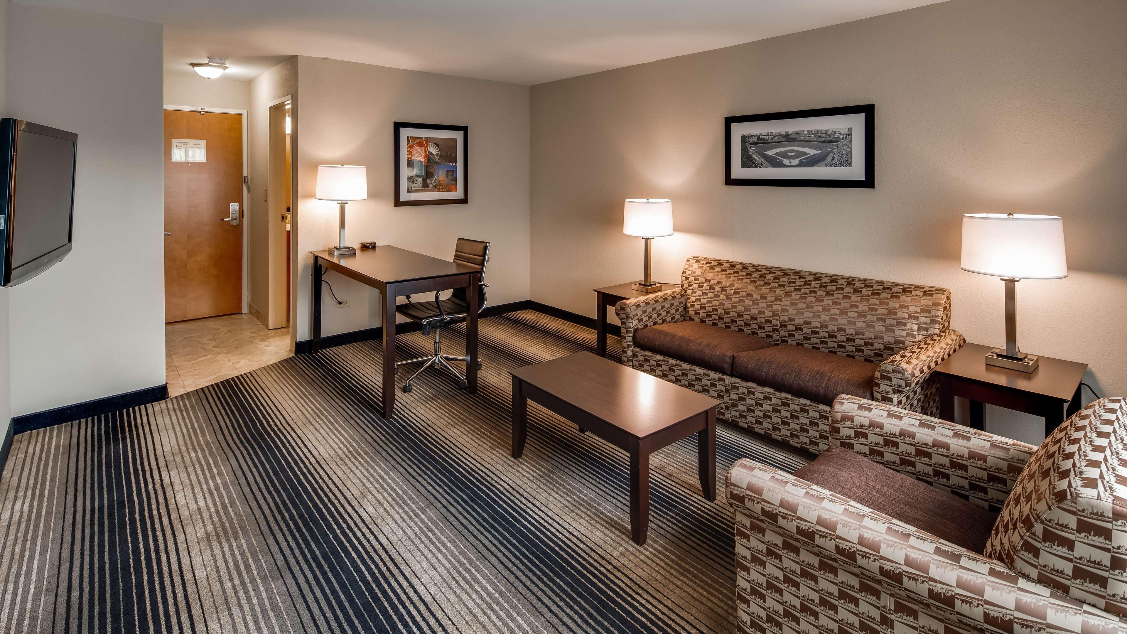 Best Western Plus Hyde Park Chicago Hotel Экстерьер фото
