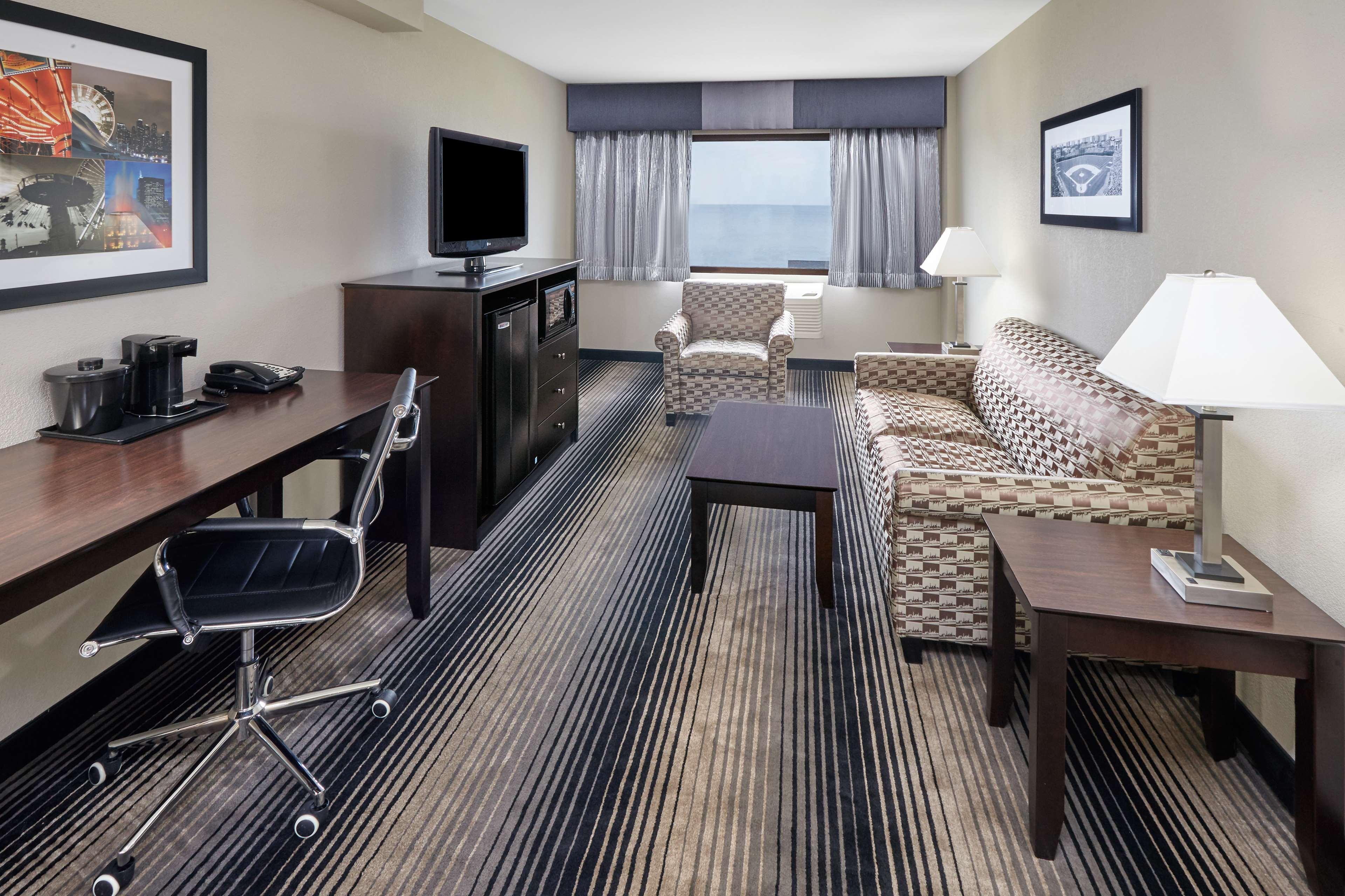 Best Western Plus Hyde Park Chicago Hotel Экстерьер фото
