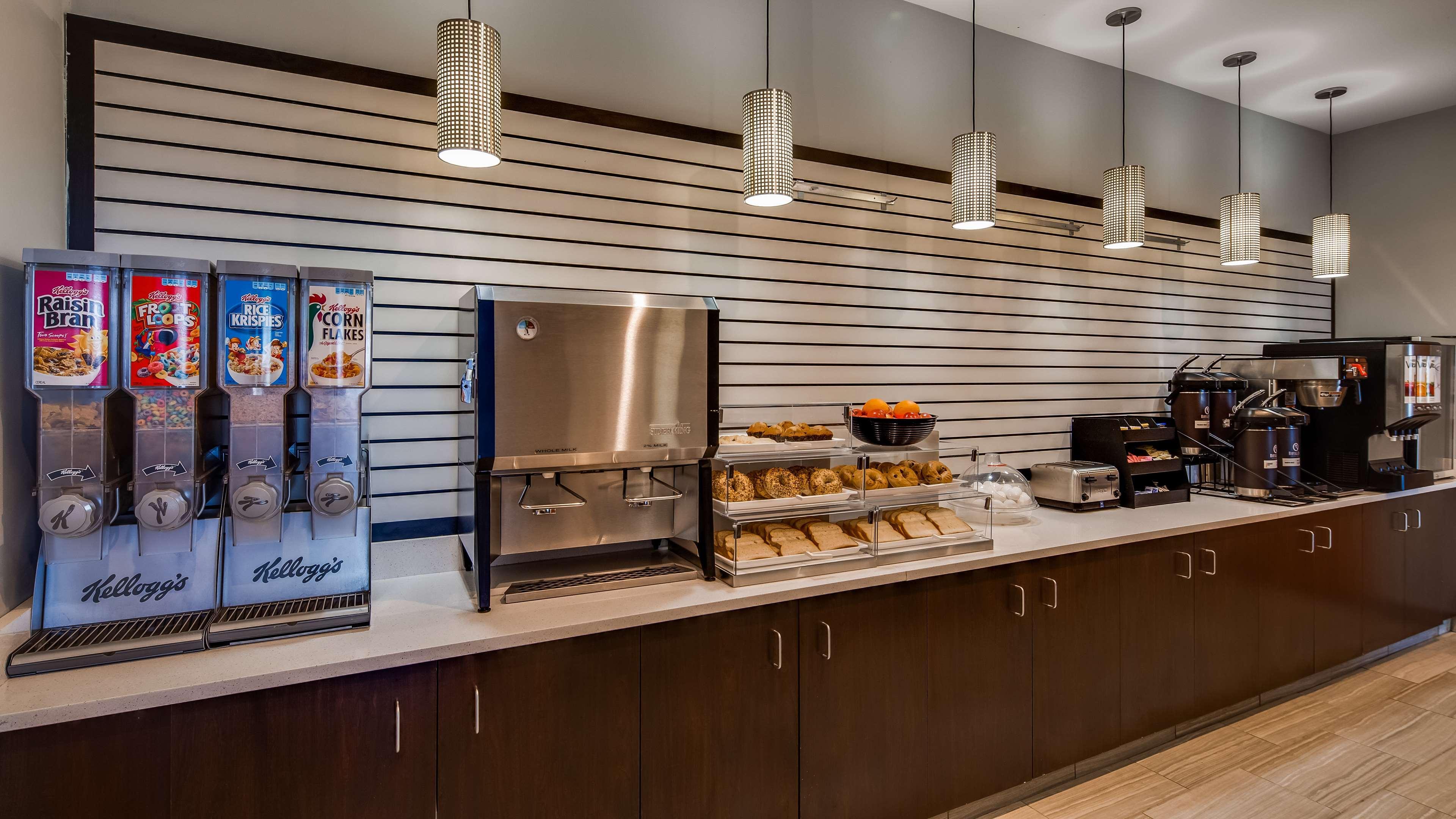 Best Western Plus Hyde Park Chicago Hotel Экстерьер фото